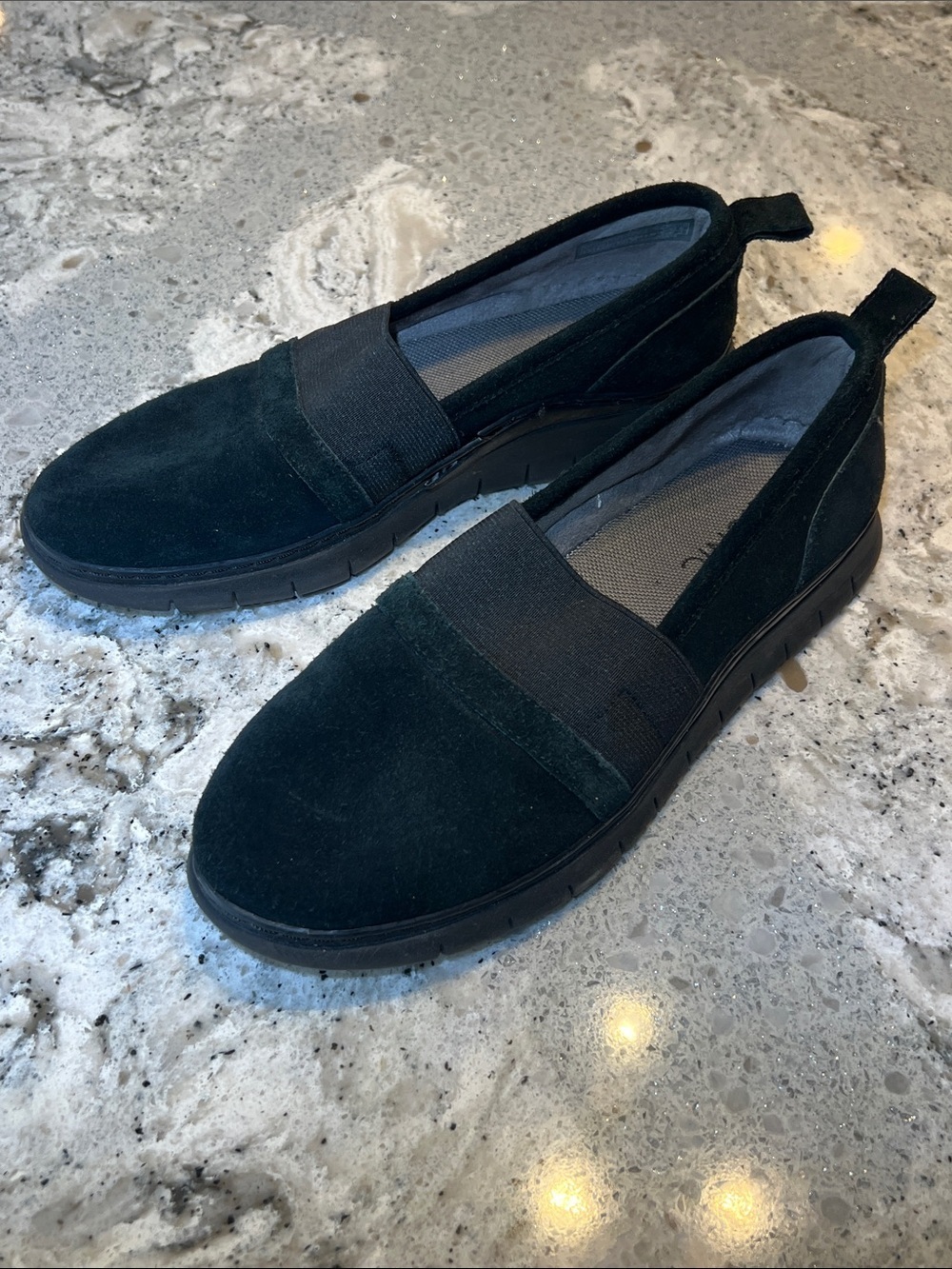 Vionic Kristi Black Suede Slip On Orthotic Flats Size 6.5 EUC - Picture 9 of 10
